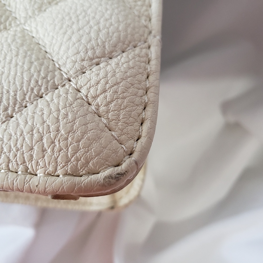 Forever 21 Cream Quilted Pattern Handbag - Picture 6 of 6
